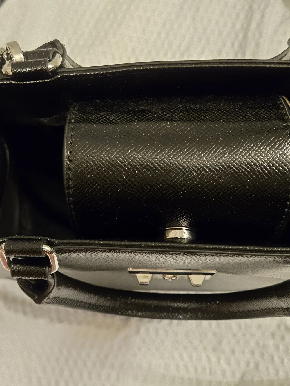 Guess satchel black